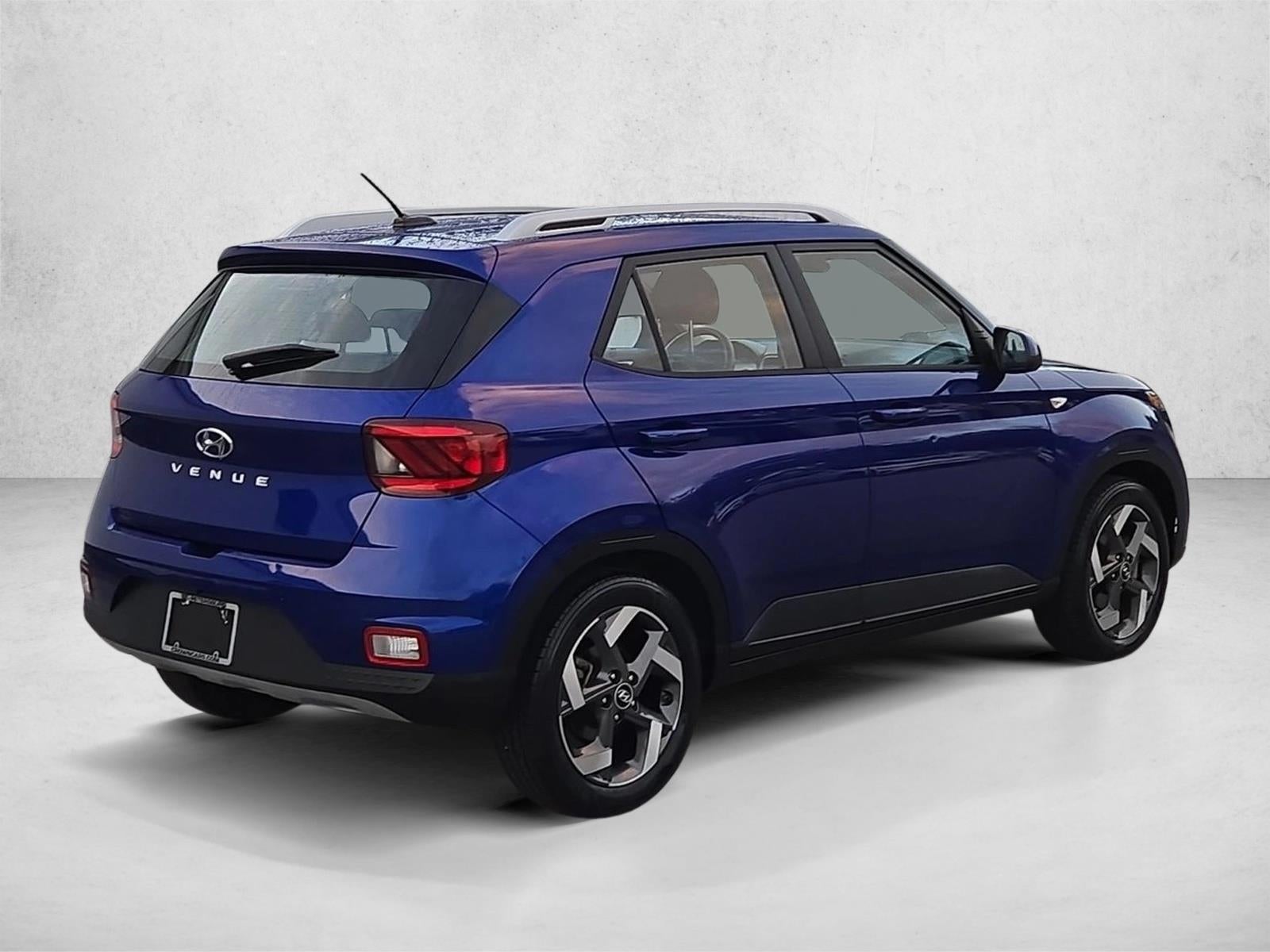 2023 Hyundai VENUE SEL IVT