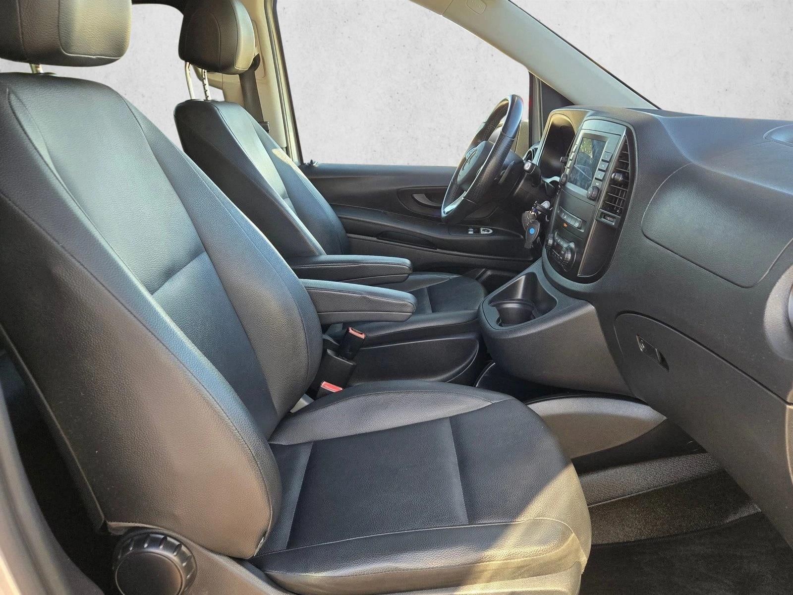 2021 Mercedes-Benz Metris Passenger Van Standard Roof 126" Wheelbase