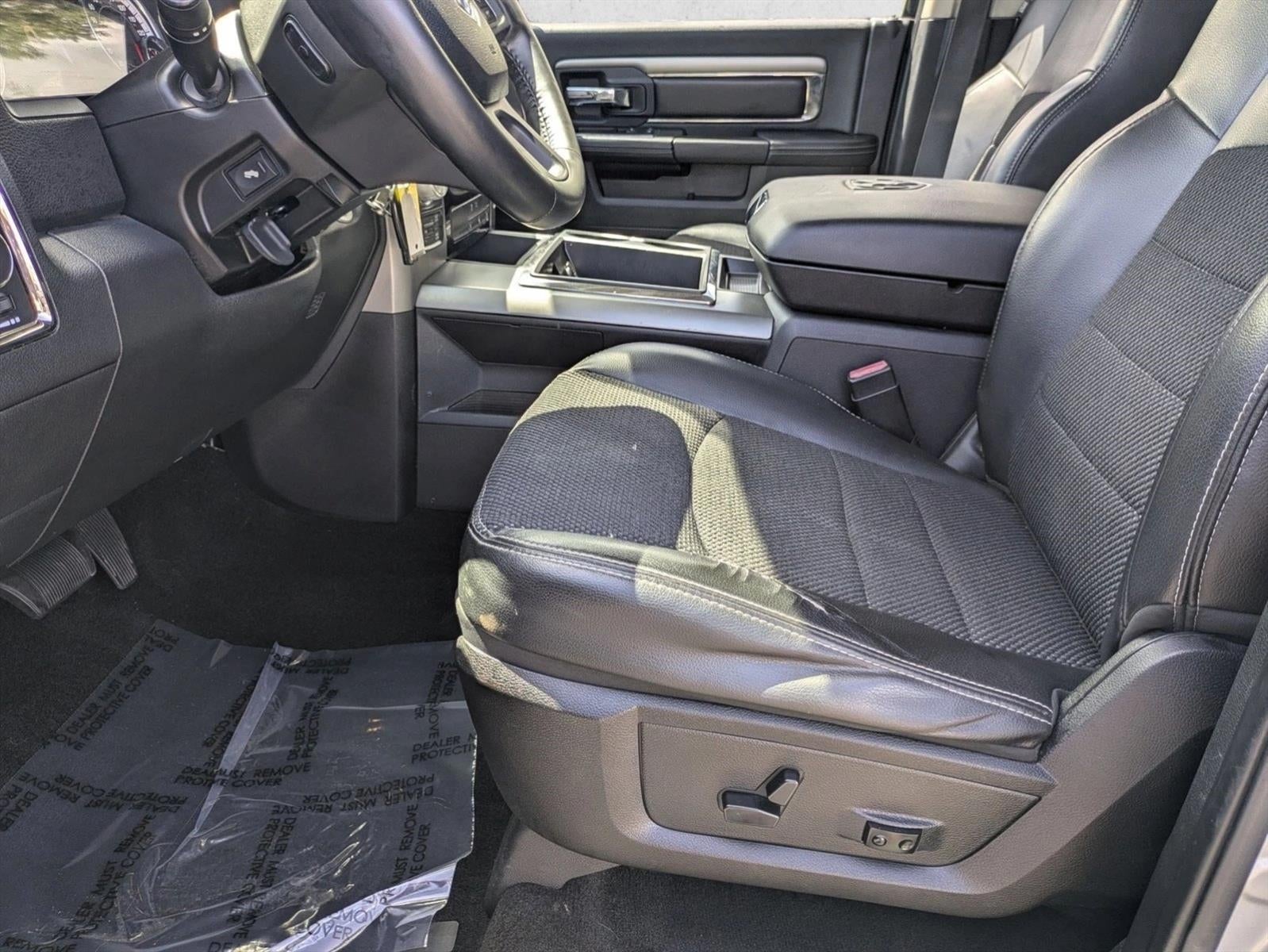 2014 RAM 1500 4WD Crew Cab 5.7 Ft Box Sport