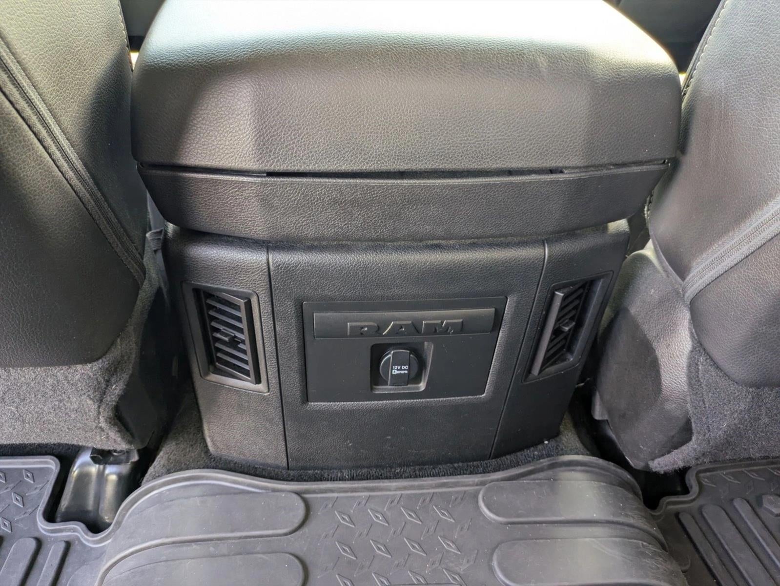 2014 RAM 1500 4WD Crew Cab 5.7 Ft Box Sport