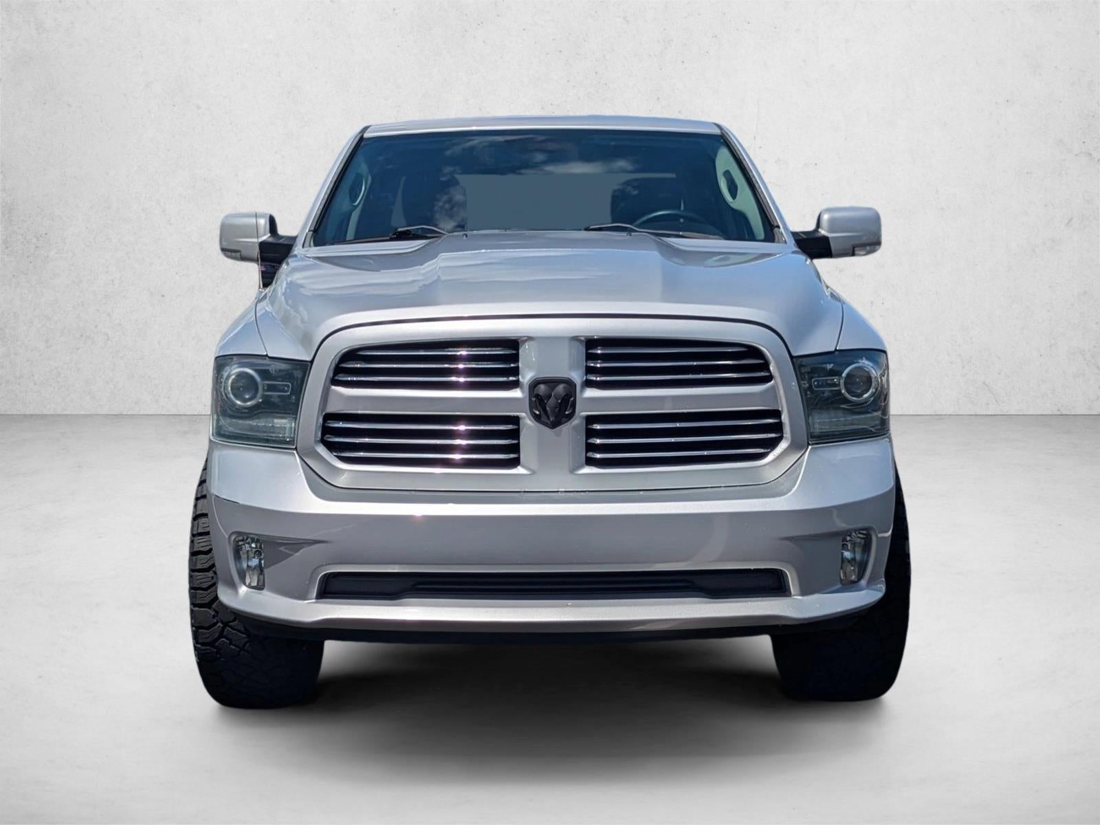 2014 RAM 1500 4WD Crew Cab 5.7 Ft Box Sport