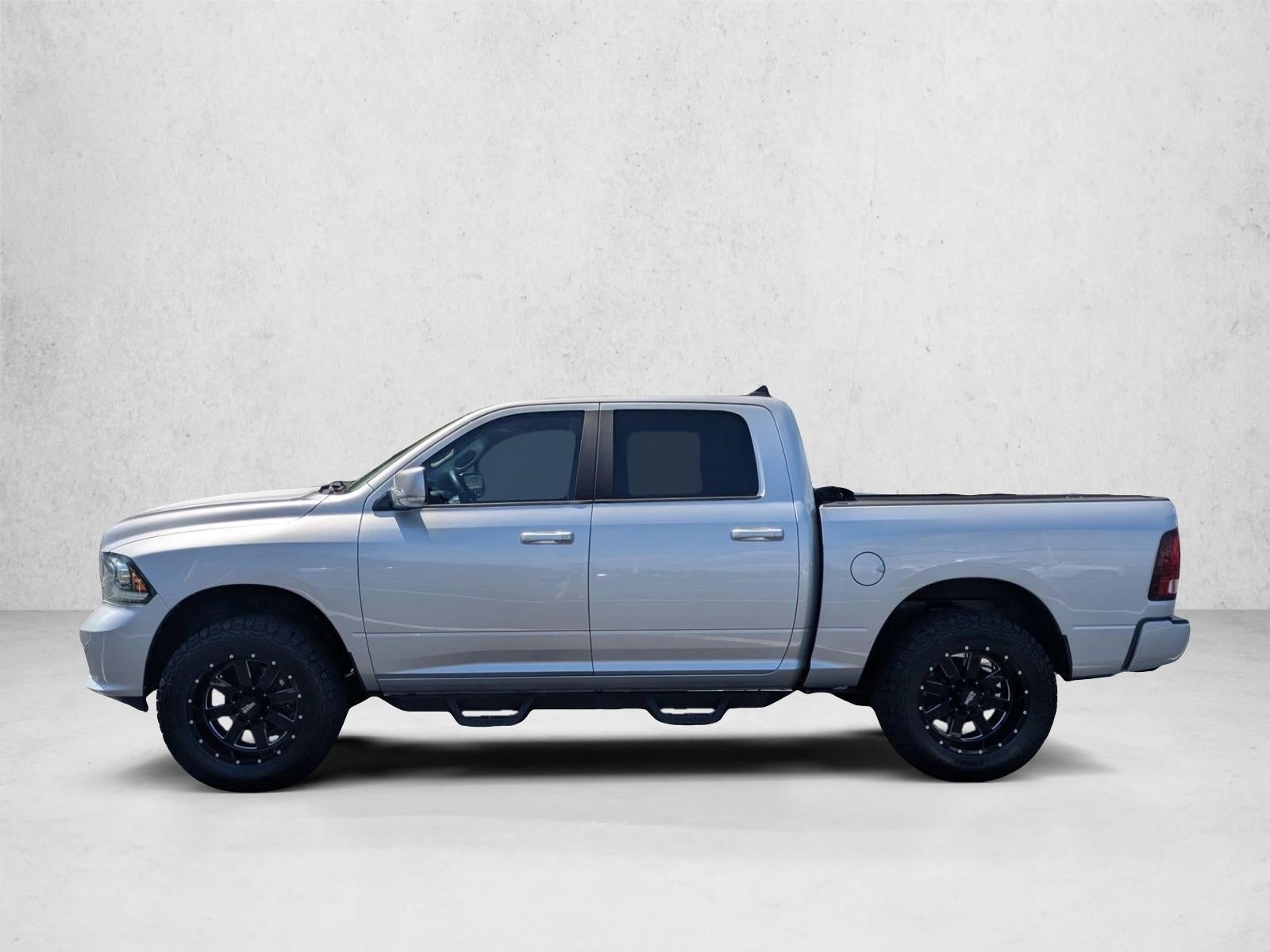 2014 RAM 1500 4WD Crew Cab 5.7 Ft Box Sport