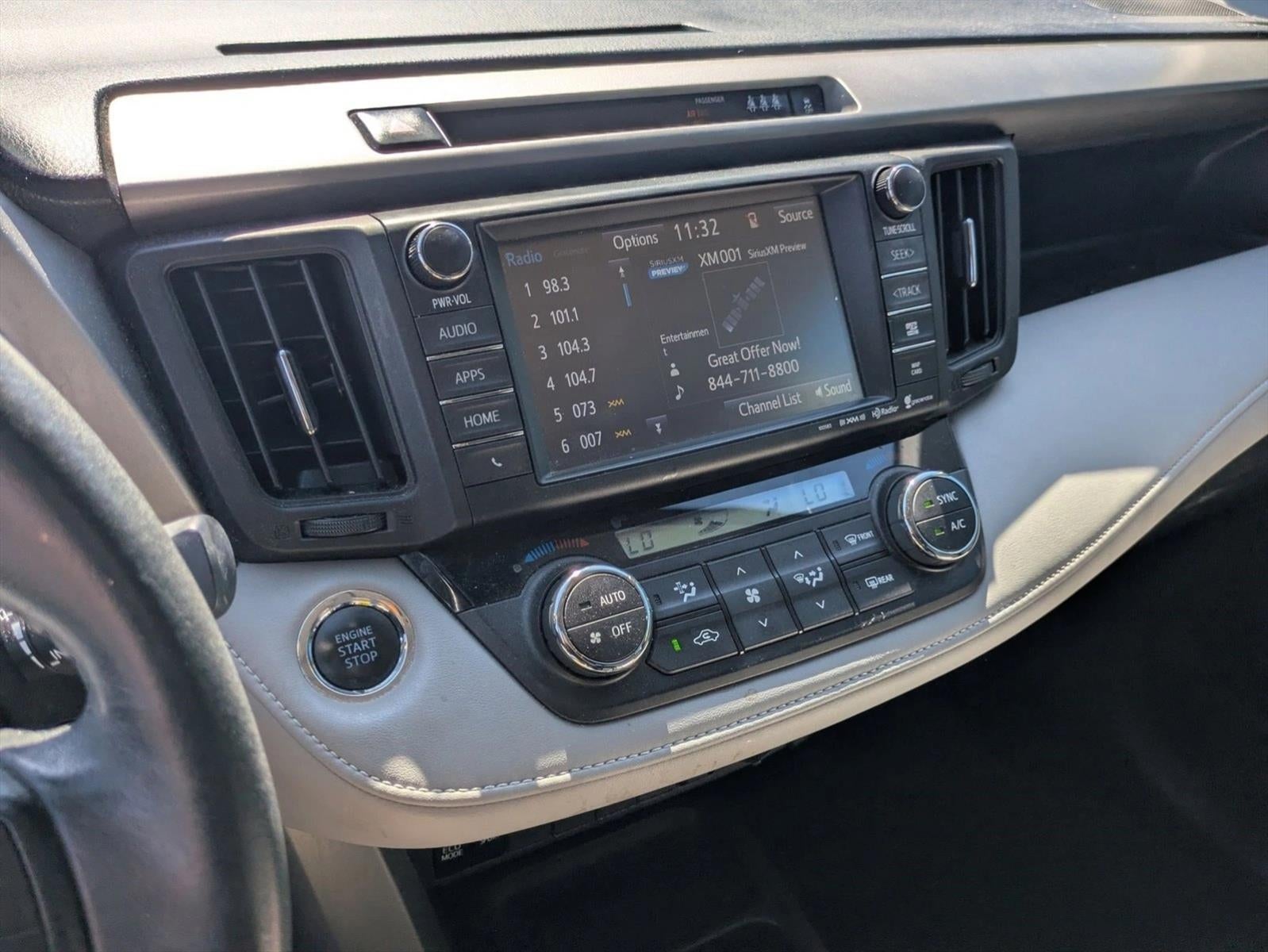 2017 Toyota RAV4 XLE FWD (GS)