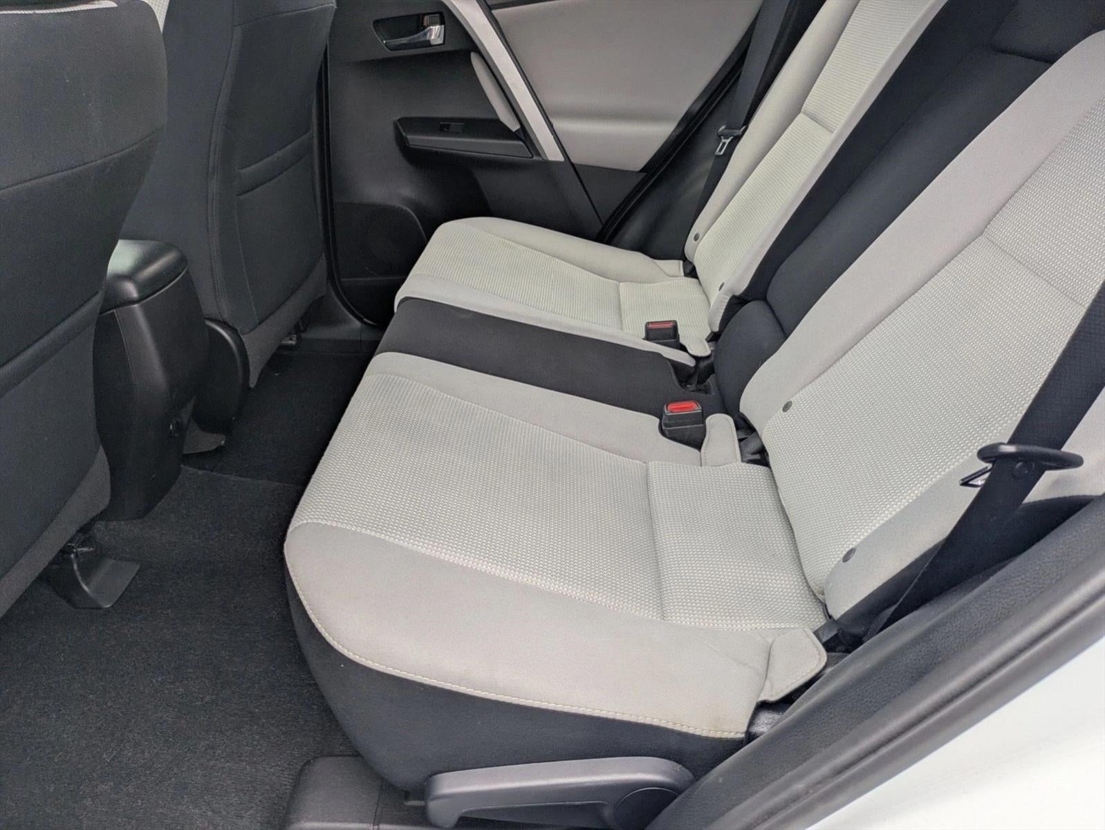 2017 Toyota RAV4 XLE FWD (GS)