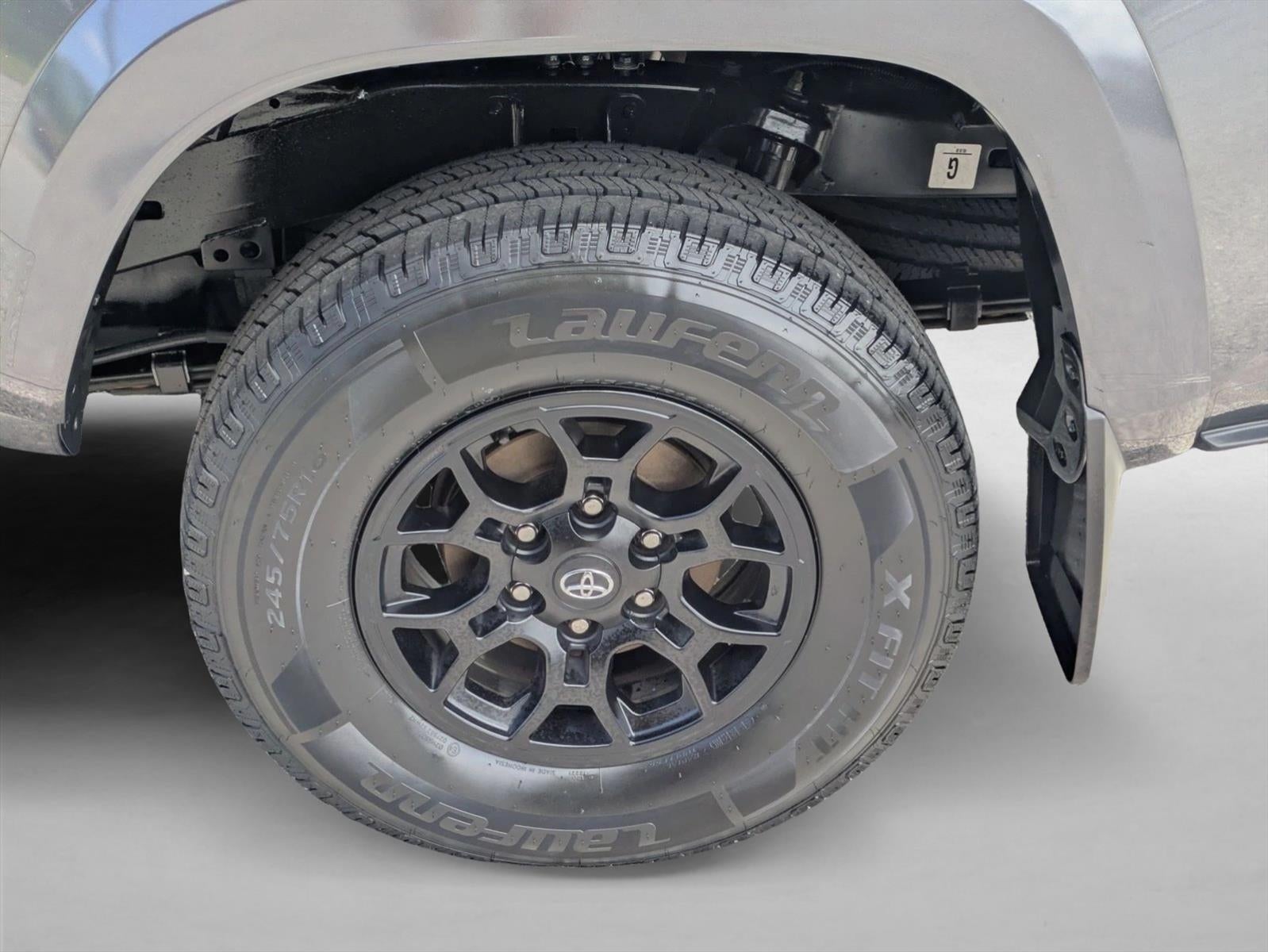 2022 Toyota Tacoma 4WD 4WD SR5 Double Cab 5' Bed V6 AT (Natl)