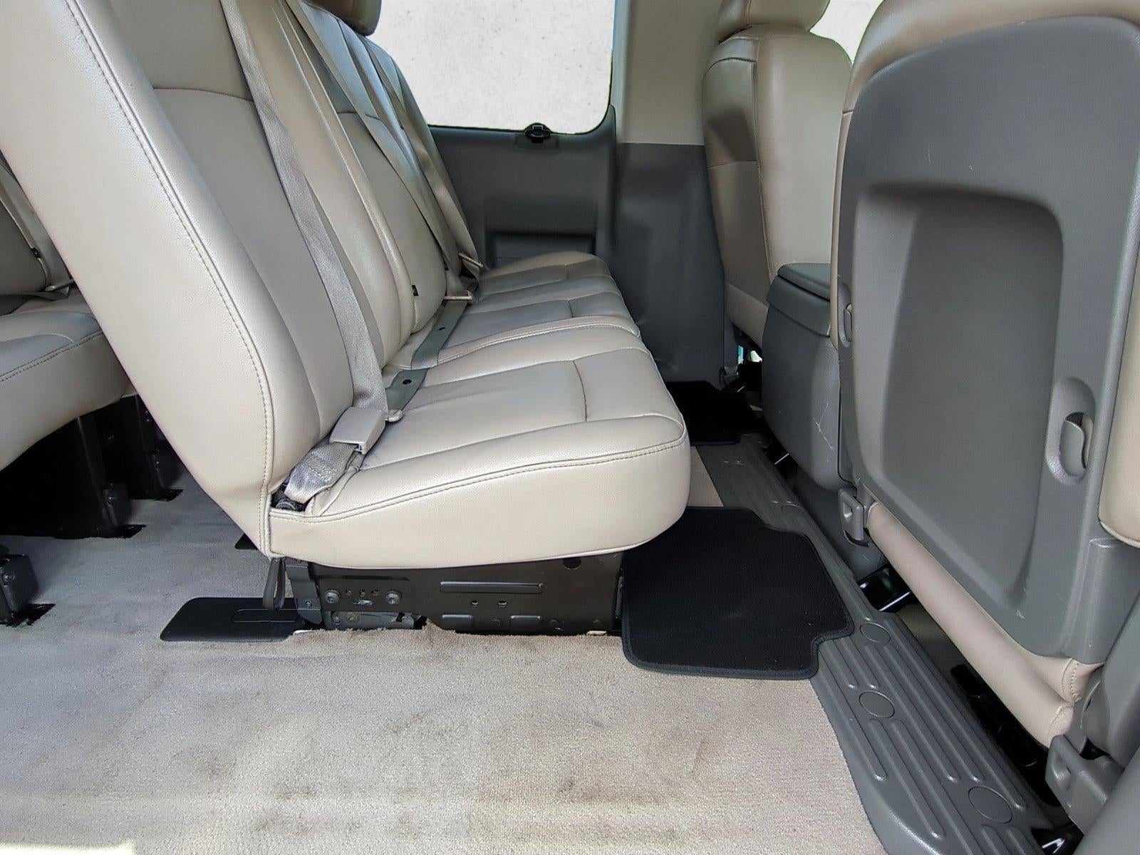 2016 Nissan NVP V8 SL