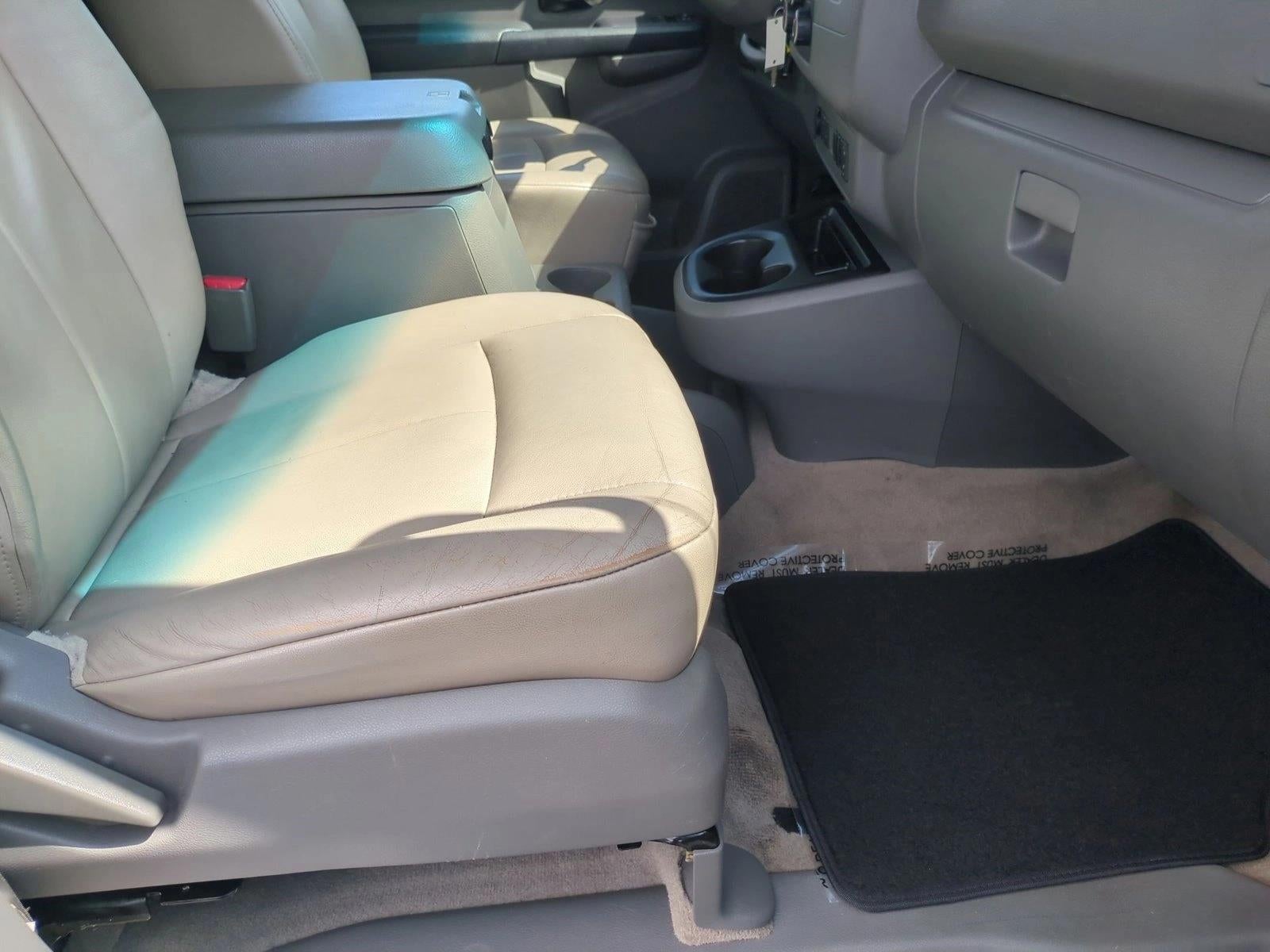 2016 Nissan NVP V8 SL