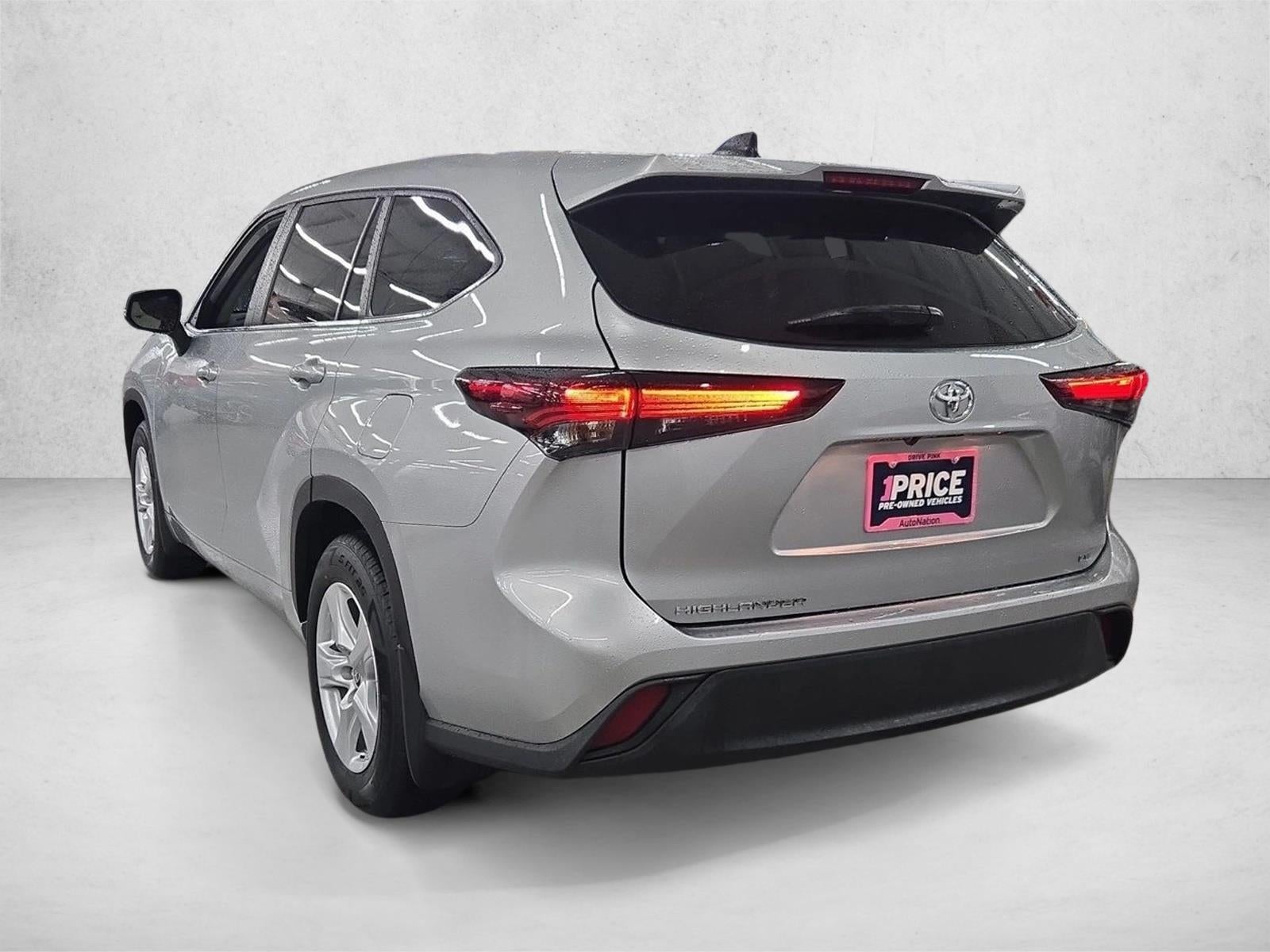 2024 Toyota Highlander LE FWD (Natl)