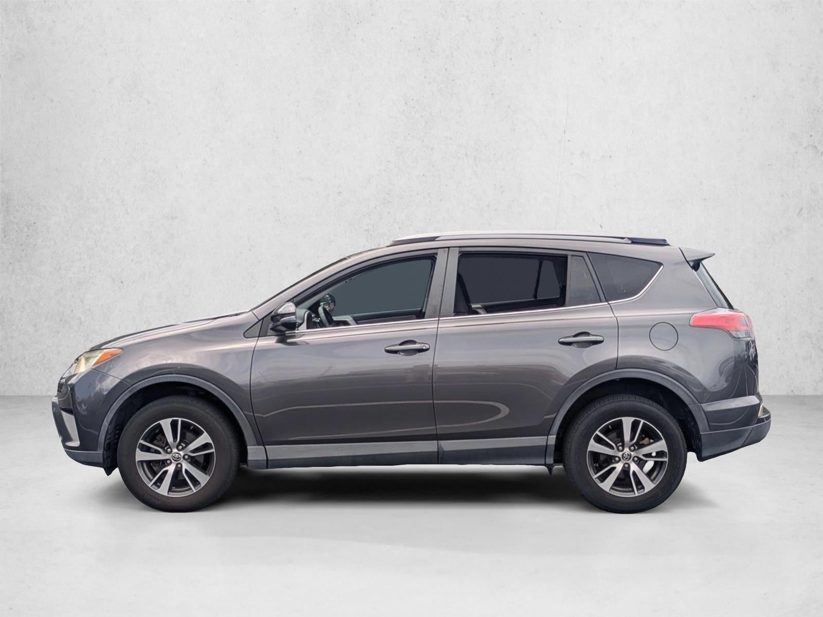 2017 Toyota RAV4 XLE FWD (GS)
