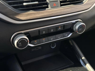 2024 Nissan Altima 2.5 SV AWD Sedan