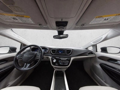 2021 Chrysler Voyager LXI FWD