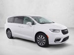 2022 Chrysler Pacifica Hybrid Touring L FWD