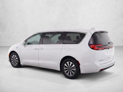 2022 Chrysler Pacifica Hybrid Touring L FWD