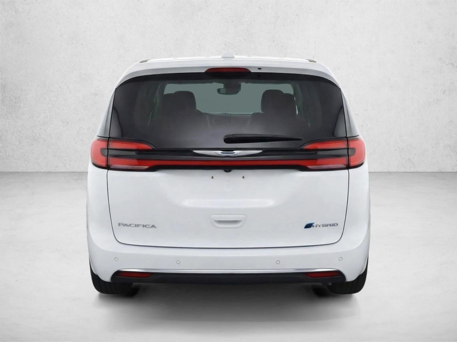 2022 Chrysler Pacifica Hybrid Touring L FWD
