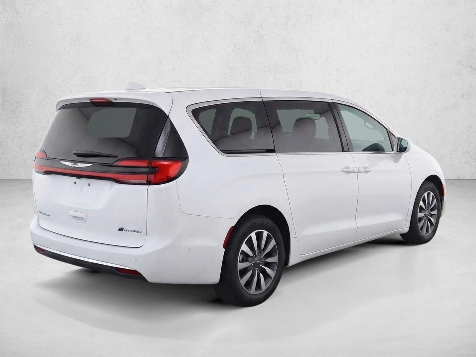 2022 Chrysler Pacifica Hybrid Touring L FWD