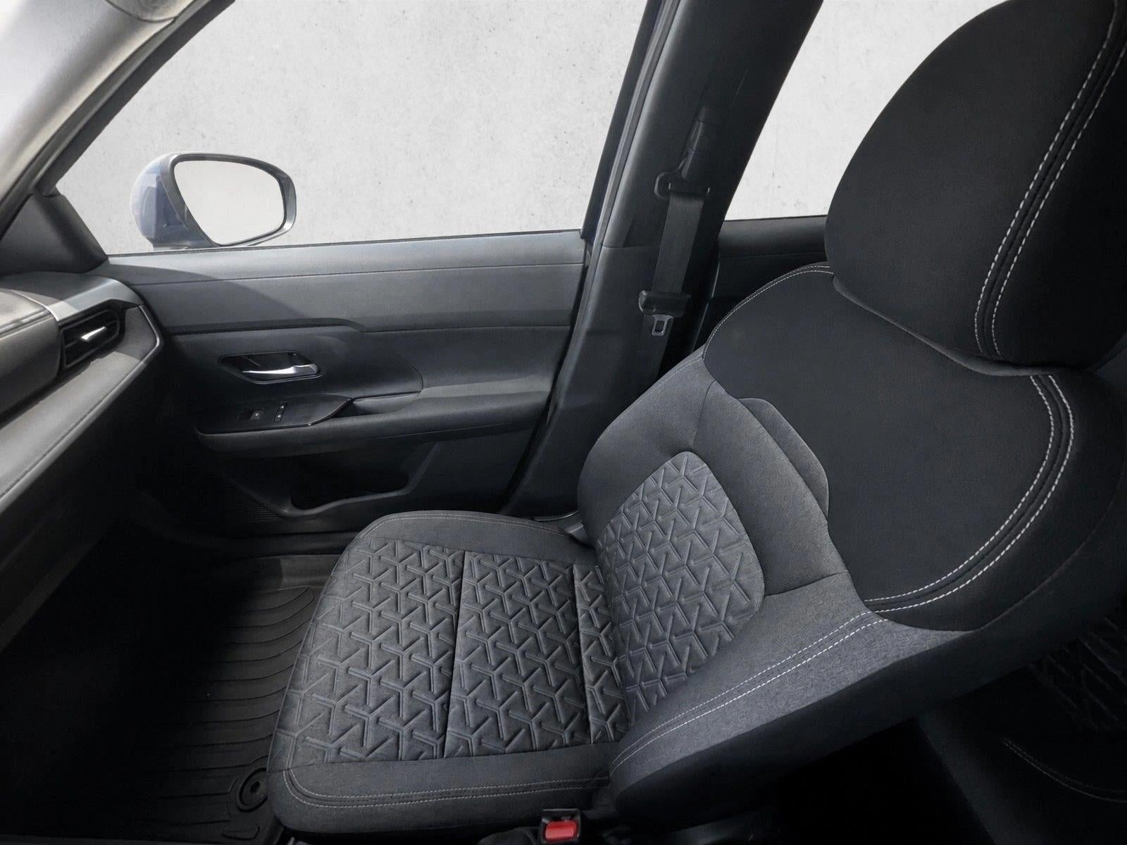 2025 Nissan Kicks SV FWD