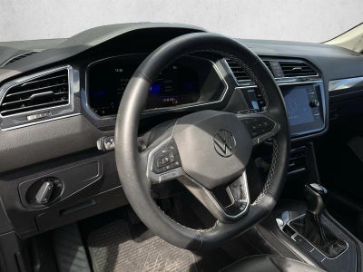 2022 Volkswagen Tiguan 2.0T SE FWD