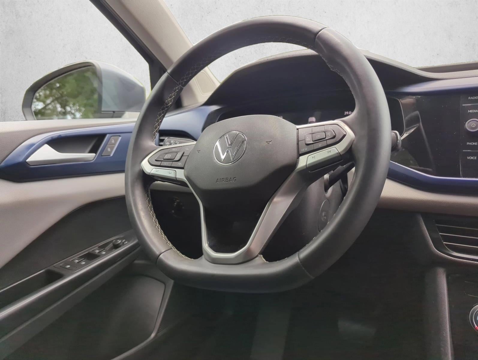 2023 Volkswagen Taos SE FWD