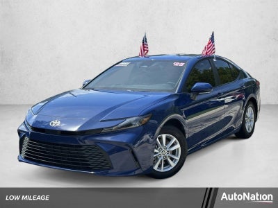 2025 Toyota Camry LE (SE)