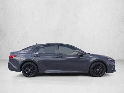2025 Toyota Camry SE (Natl)