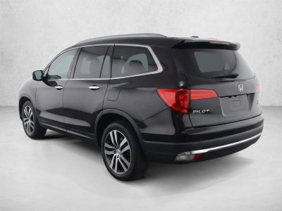 2016 Honda Pilot AWD Touring with DVD Rear Entertainment System and Navigation