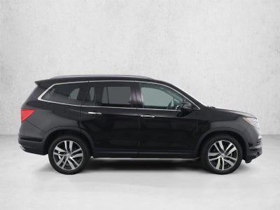 2016 Honda Pilot AWD Touring with DVD Rear Entertainment System and Navigation