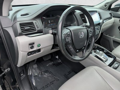 2016 Honda Pilot AWD Touring with DVD Rear Entertainment System and Navigation
