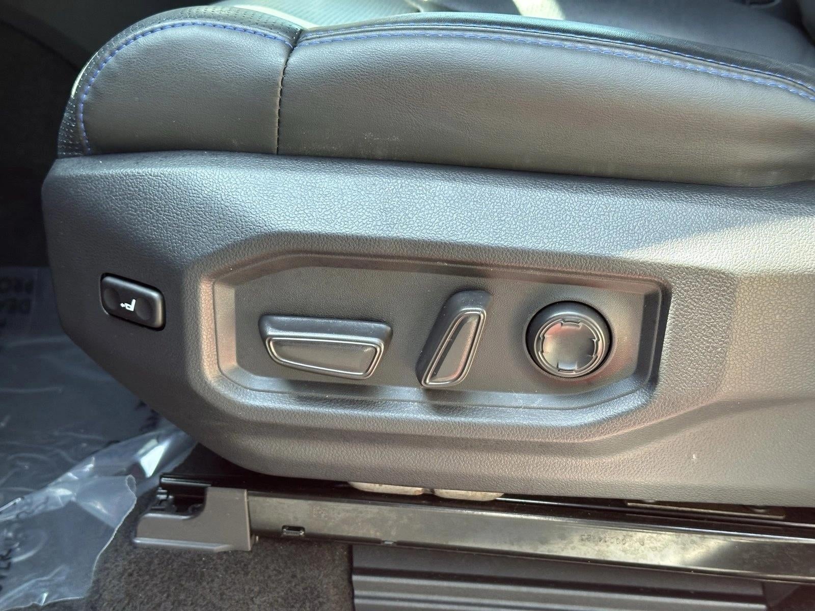 2024 Toyota Tundra 4WD 4WD Platinum Hybrid CrewMax 5.5' Bed (Natl)