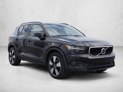 2021 Volvo XC40 T5 AWD Momentum