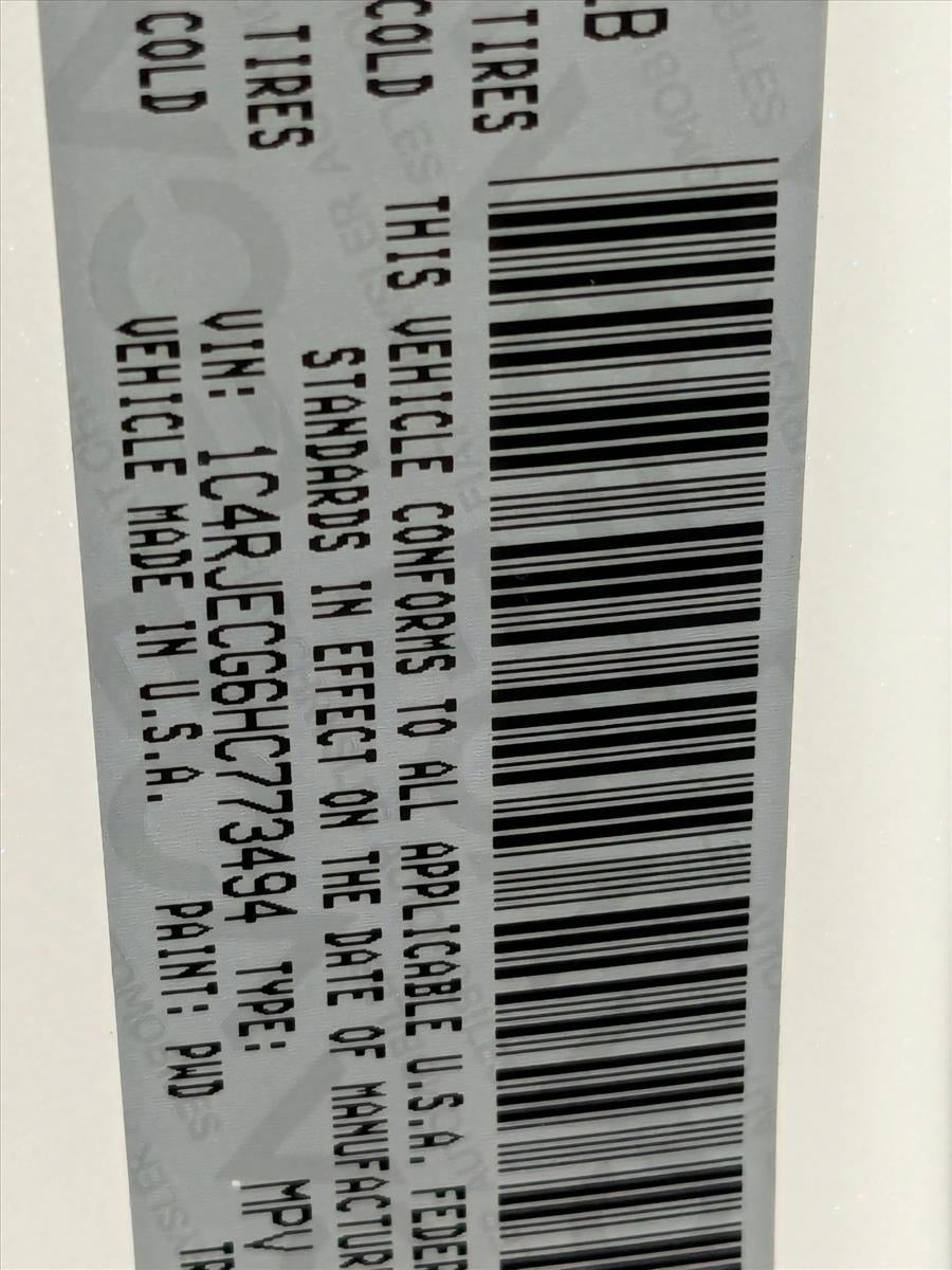 2017 Jeep Grand Cherokee Overland 4x2