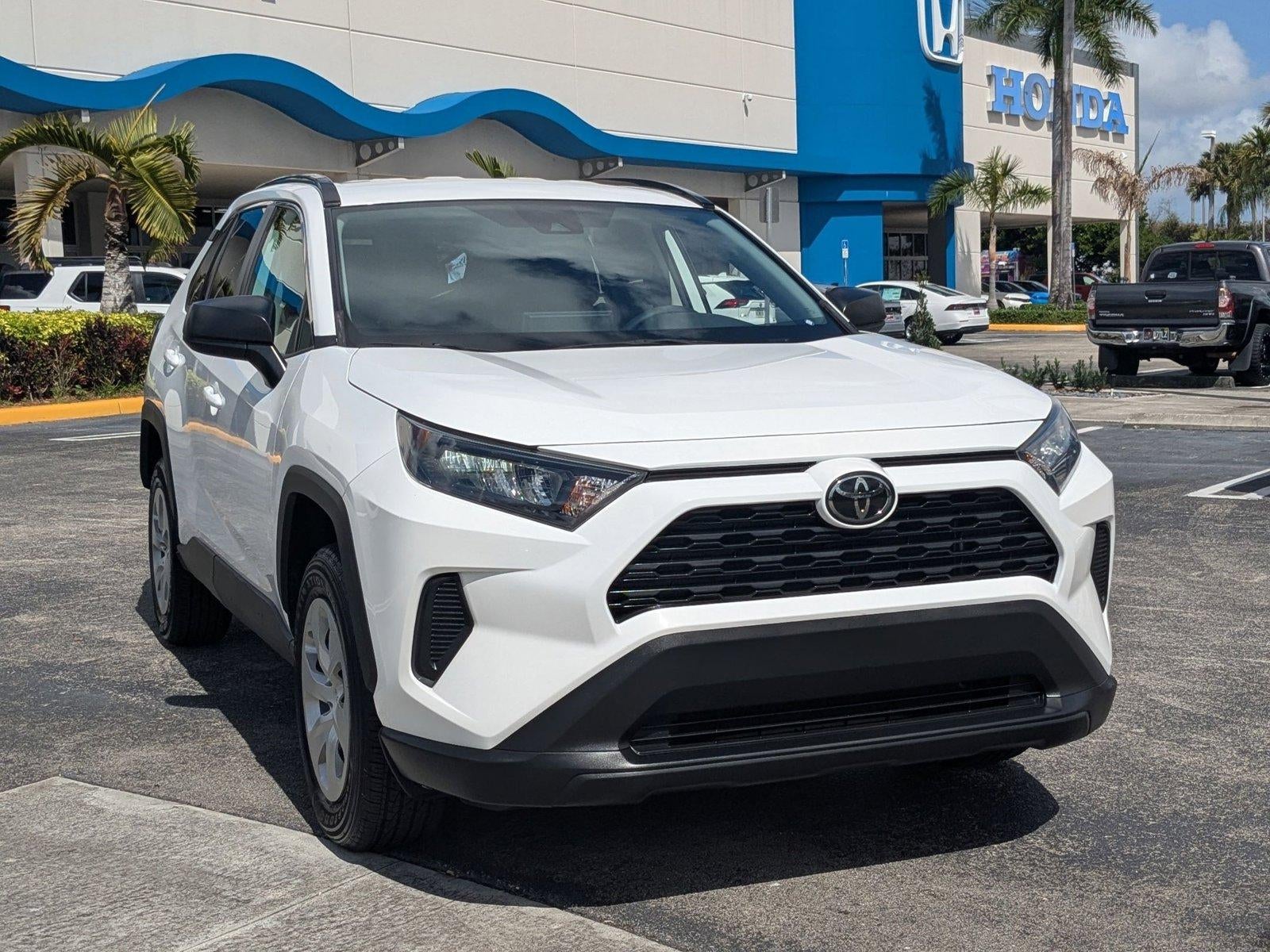 2020 Toyota RAV4 LE FWD (GS)