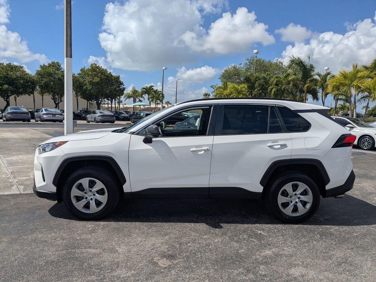 2020 Toyota RAV4 LE FWD (GS)