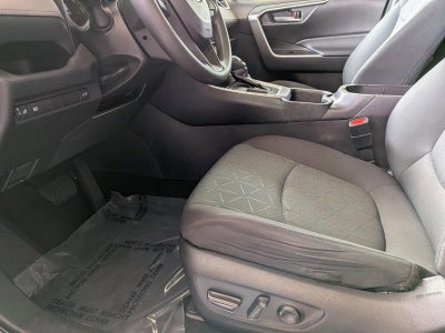 2023 Toyota RAV4 XLE FWD (GS)