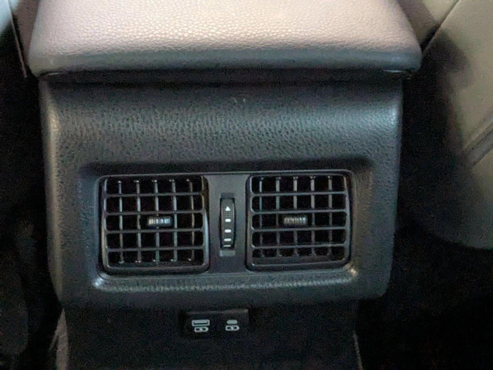 2025 Toyota Camry SE (SE)