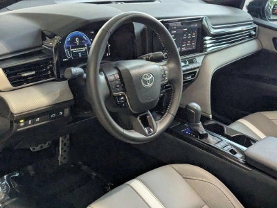 2025 Toyota Camry SE (SE)