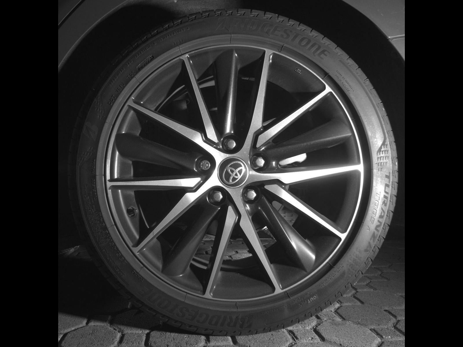 2021 Toyota Camry SE Auto (SE)