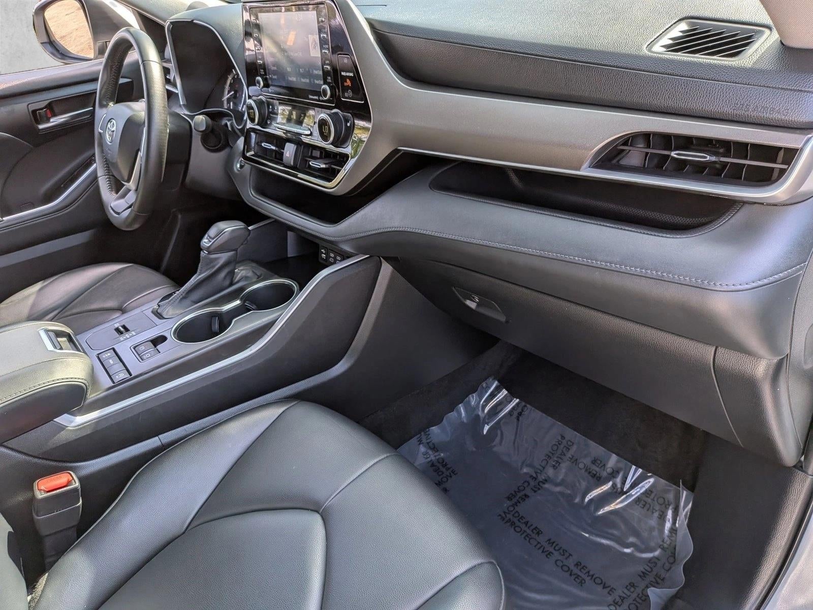 2022 Toyota Highlander XLE FWD (Natl)