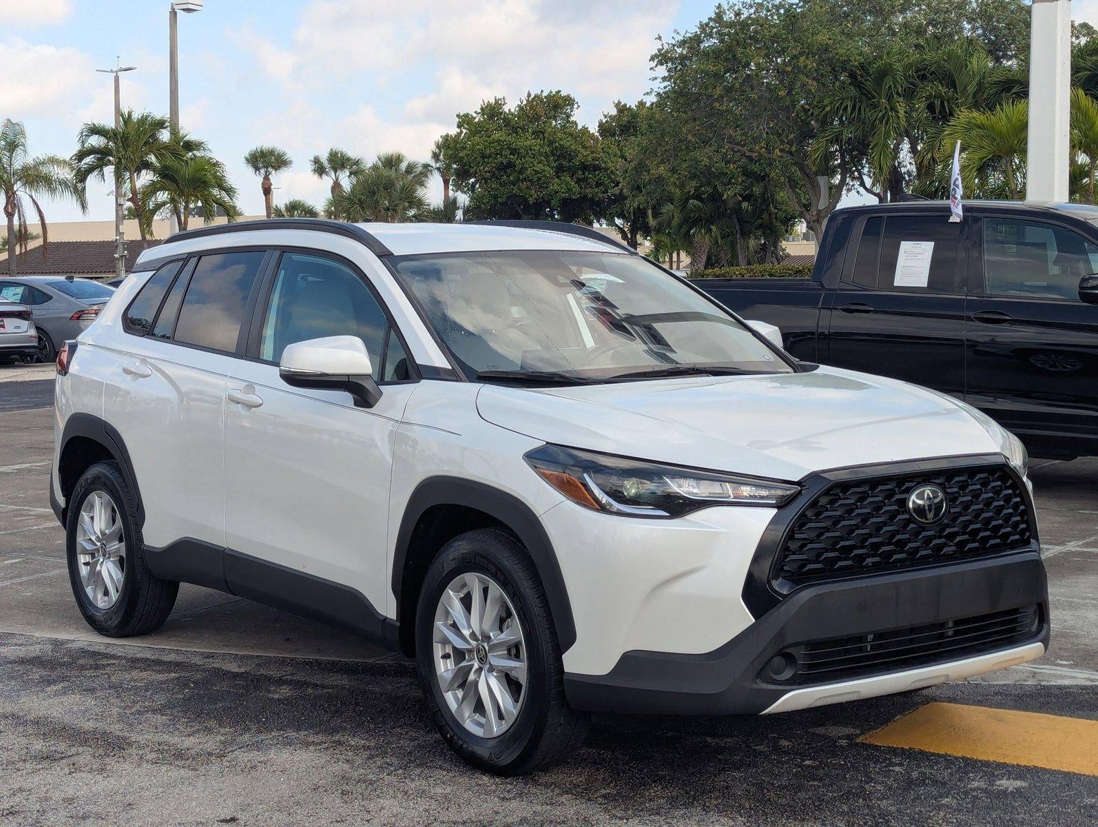 2022 Toyota Corolla Cross LE 4WD (Natl)