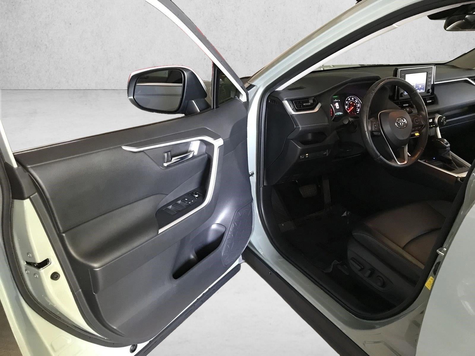 2019 Toyota RAV4 XLE Premium FWD (Natl)