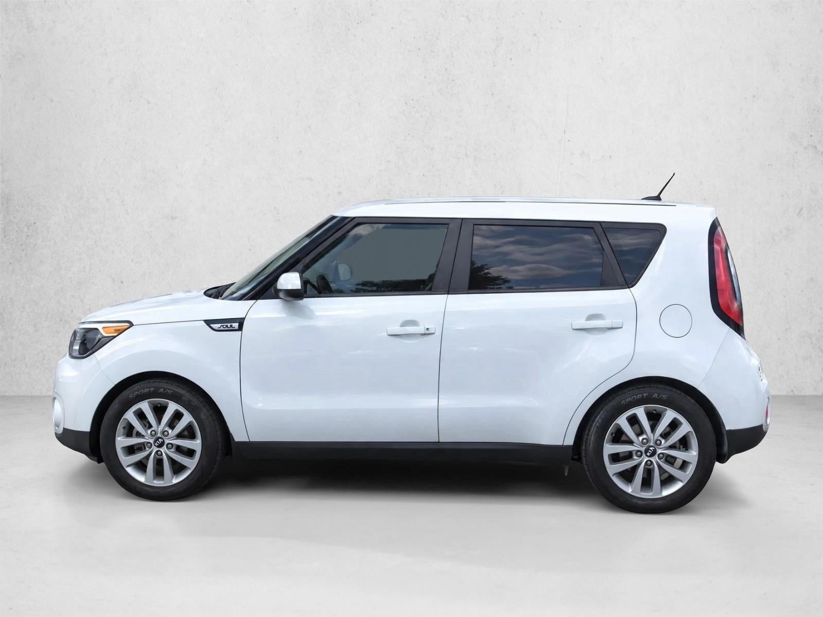 2019 Kia Soul + Auto