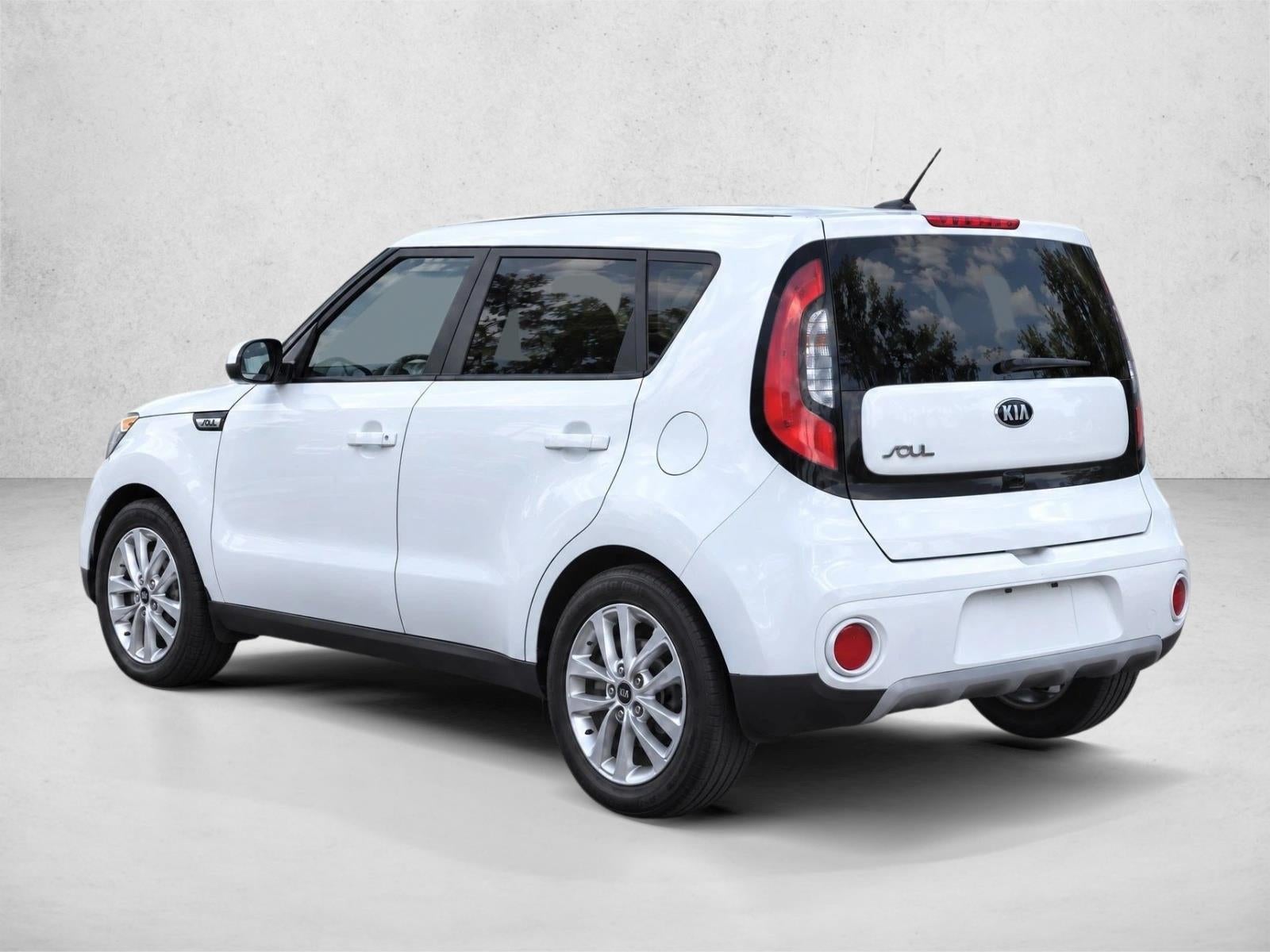 2019 Kia Soul + Auto