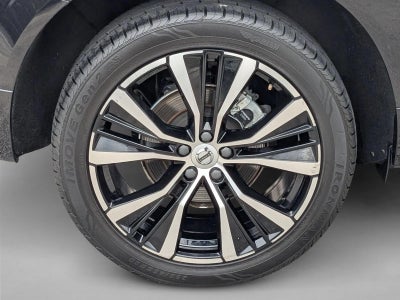 2024 Volvo XC60 B5 AWD Plus Dark Theme