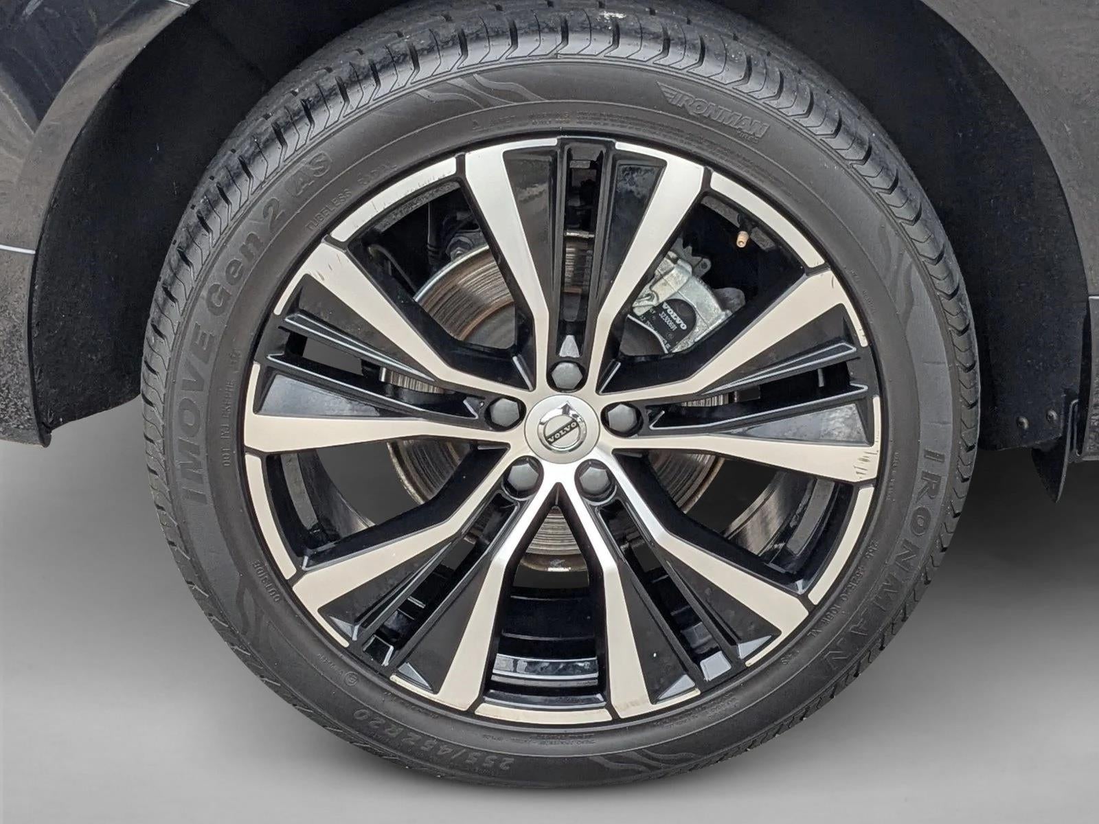 2024 Volvo XC60 B5 AWD Plus Dark Theme