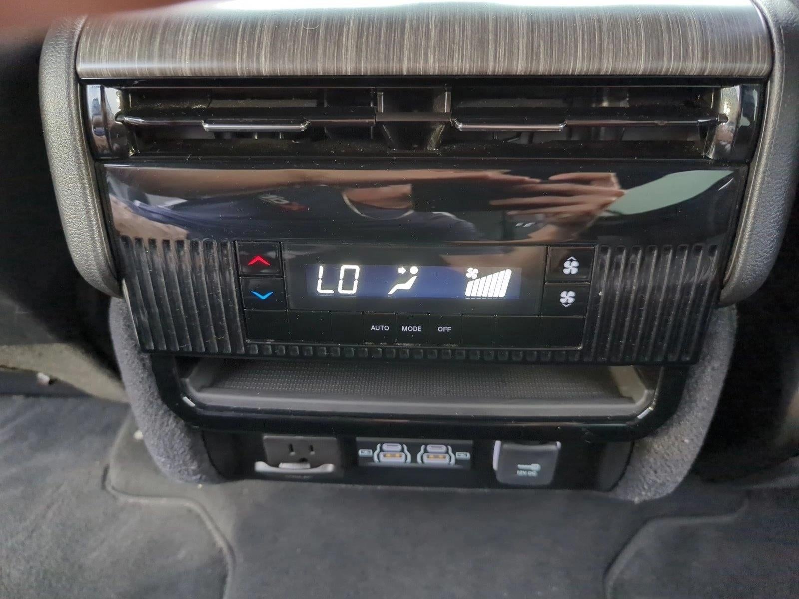 2024 Jeep Wagoneer L Series II 4x2 *Ltd Avail*