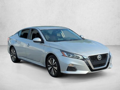 2022 Nissan Altima 2.5 SV Sedan