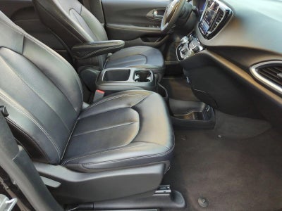 2025 Chrysler Pacifica Select FWD