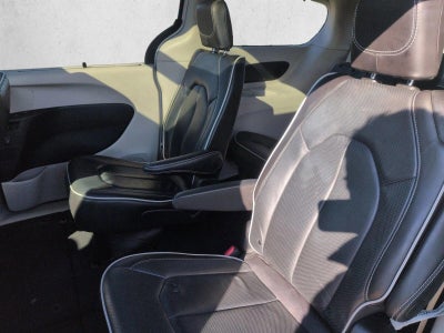 2024 Chrysler Pacifica Limited FWD