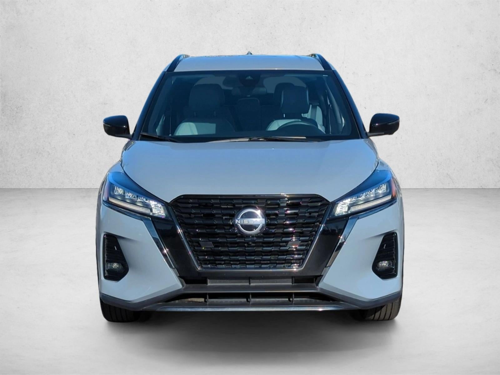 2023 Nissan Kicks SR FWD