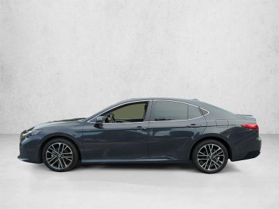 2025 Toyota Camry XLE (SE)