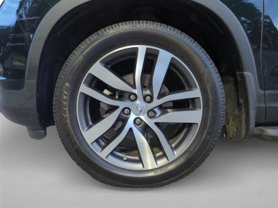 2016 Honda Pilot AWD Touring with DVD Rear Entertainment System and Navigation